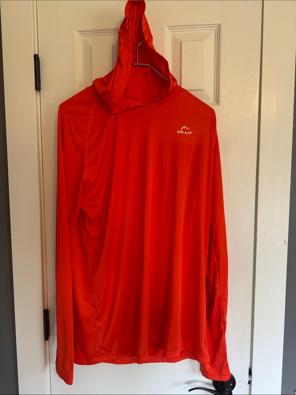 Men’s size XL Willit brand light weight hoodie.